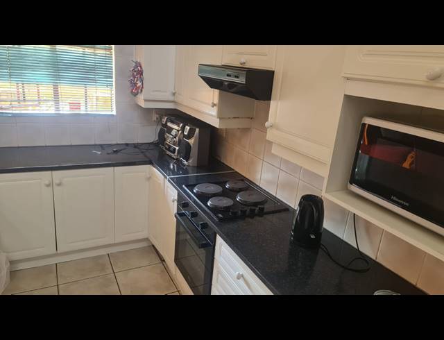 3 BEDROOM TOWNHOUSE FOR SALE IN PROTEA PARK